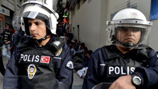 Полиция Турции проводит антинаркотическую спецоперацию